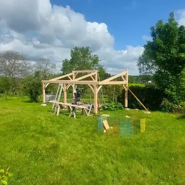 carport-bois-lames-ajourées-andenne