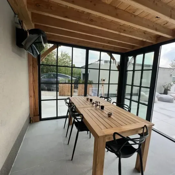 véranda-bois-avec-vitrage-namur