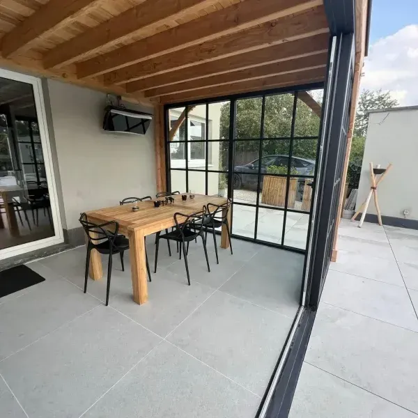 véranda-bois-pour-salon-andenne