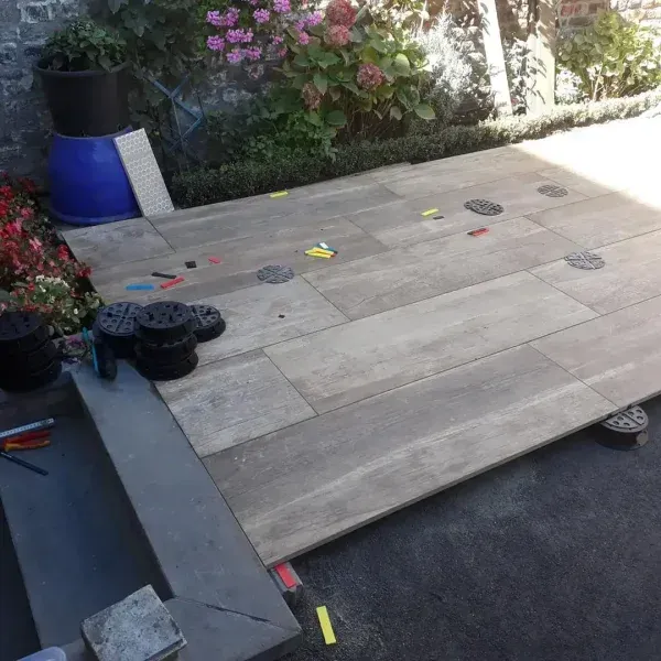 terrasse-ceramique-avec-bordure-andenne.jpg