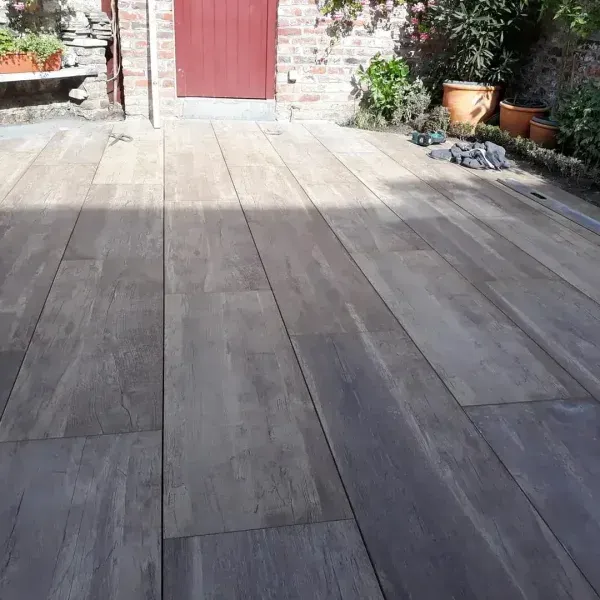 terrasse-ceramique-avec-jardin-namur.jpg